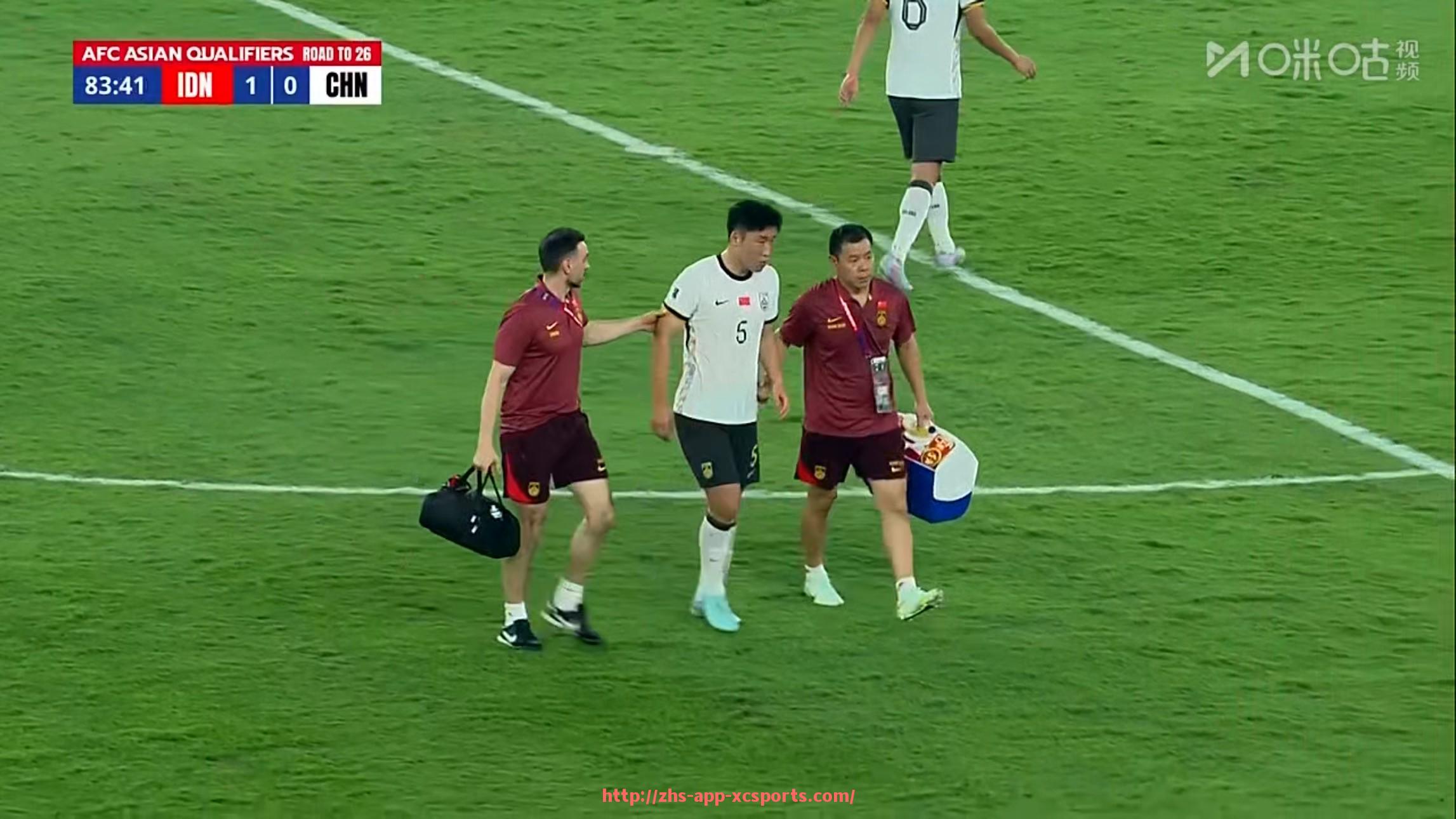 杏彩体育-篮球技术中“左右脚转换投篮”能力是否与防守错位匹配高度相关