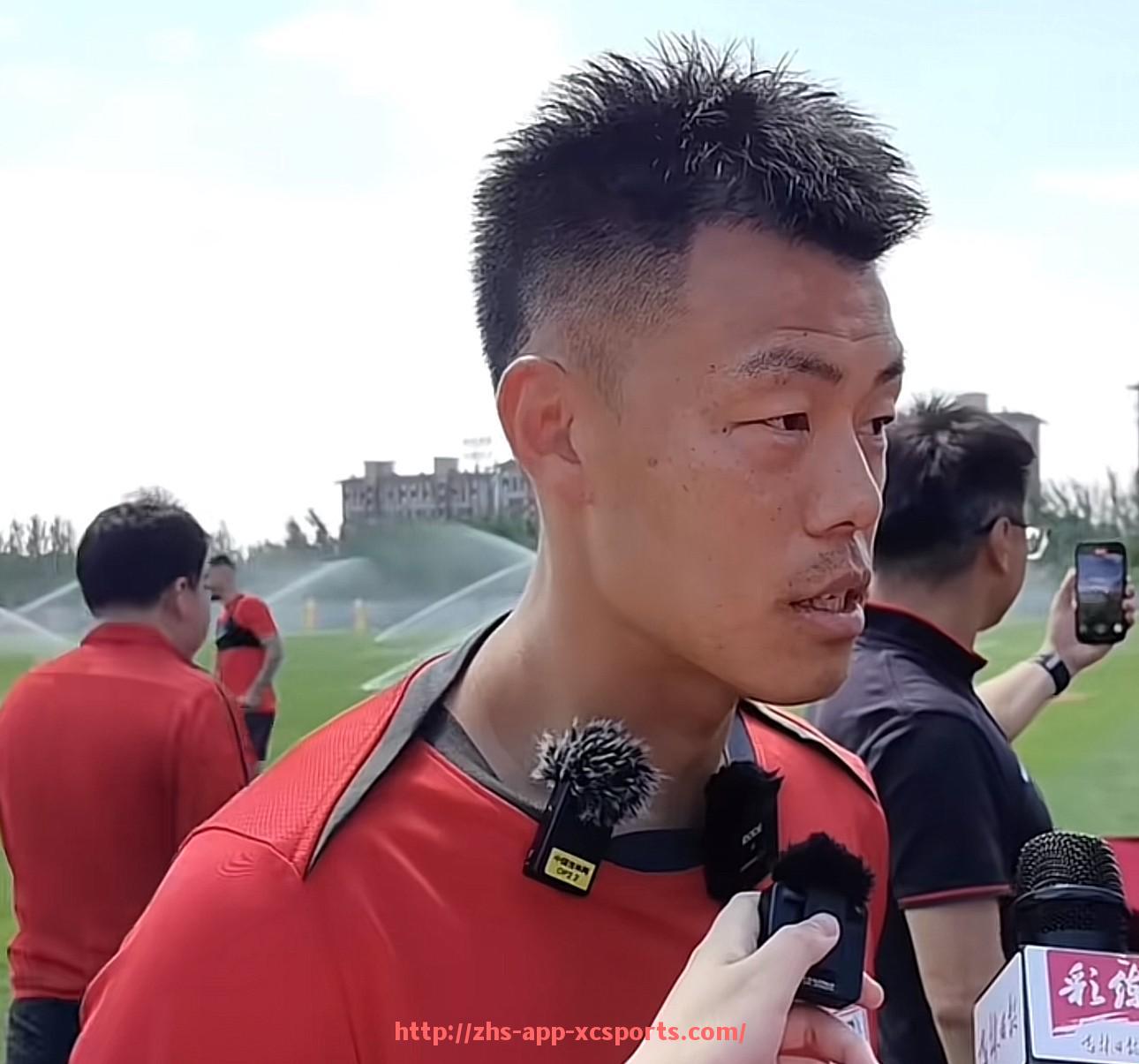 杏彩体育-世俱杯球员临场指导队友情况与场上沟通机制探索